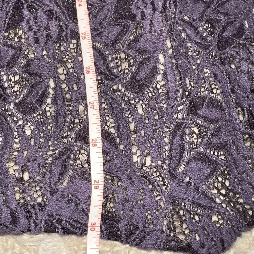 Free People size M Elegant Lace Sleeveless Top - Purple